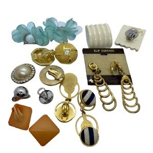 3/$20 Vintage Clip On Earrings 8 Pairs EUC